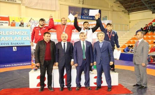 Sancaktepe Belediyesporlu  Güreşçi Fırat Binici Türkiye Şampiyonu