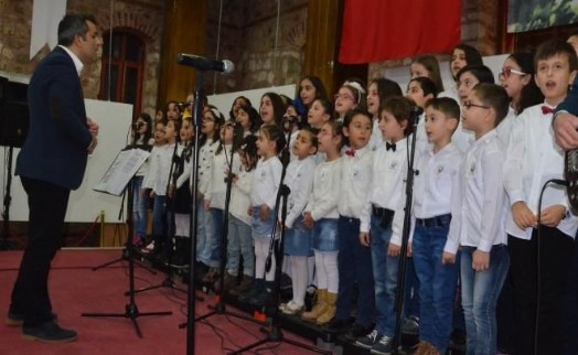 ADAM OLACAK ÇOCUKLARDAN BARIŞ MANÇO ŞARKILARI