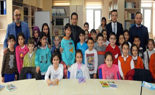 Başkan Yazıcı, Tuzla Belediyesi Bilgi Evleri´nin Dönem Sonu Sergisini Gezdi