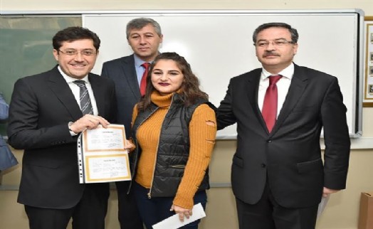 BAŞKAN HAZİNEDAR´DAN ÖĞRENCİLERE KARNE!