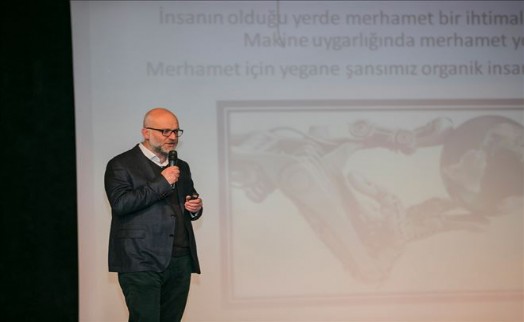´MERHAMET DÜNYADA CAN ÇEKİŞİYOR´´