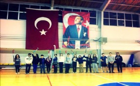 Çatalca´da Gençler Hokey Kursu ile Spor Yapıyorlar