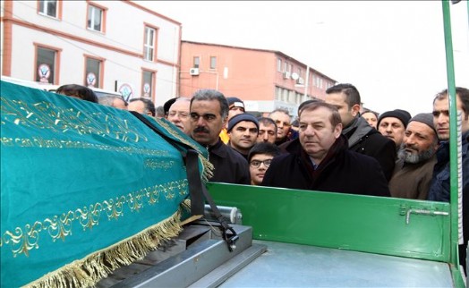 ESENYURT´TA HACI KASIM AMCA KALBİNE YENİK DÜŞTÜ