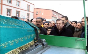 ESENYURT´TA HACI KASIM AMCA KALBİNE YENİK DÜŞTÜ