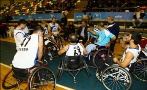 Bağcılarlı Basketbolcular Altınordu´yu 82-36 Yendi