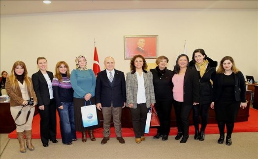 Akgün: ´Kadınlar Ülke Yönetimine Daha Fazla Katılmalı´