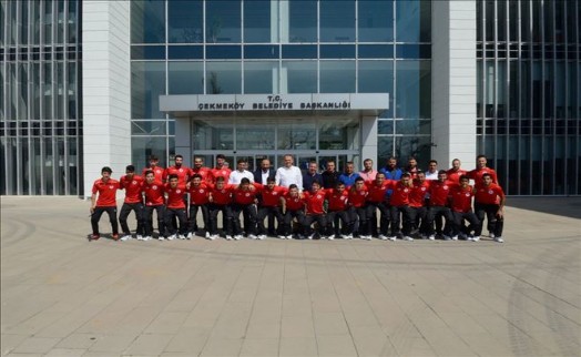 BAŞKAN POYRAZ´DAN ÇEKMEKÖYSPOR´A TEBRİK
