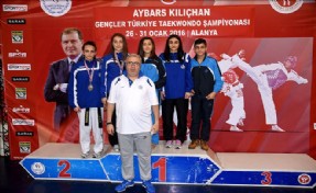 Bağcılarlı Karateciler Gençler Türkiye Şampiyonu Oldu