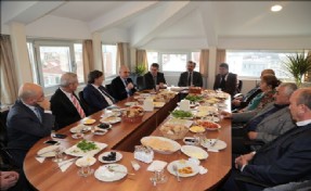 Başkan Akgün, Büyükçekmece Esnafıyla Kahvaltıda Buluştu