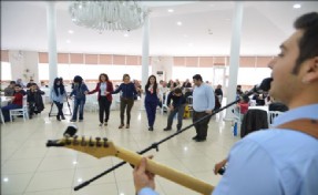 ENGELLİ VE YAŞLILAR HEP BİRLİKTE EĞLENDİ