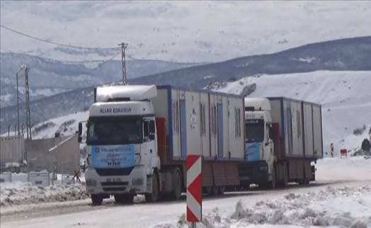 MALTEPE BELEDİYESİ´NDEN DEPREMZEDELERE KONTEYNER