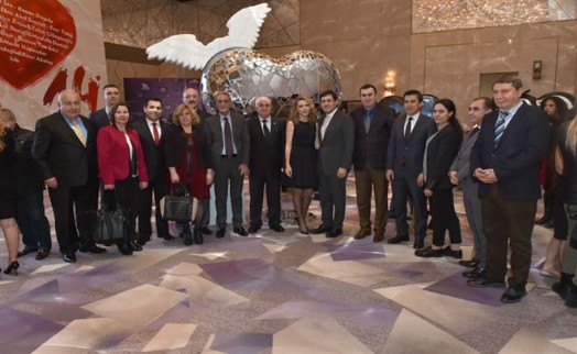 BEŞİKTAŞ BELEDİYESİ 14 ÜNLÜ, 14 KALP, 14 ŞUBAT SERGİSİNİ AÇTI