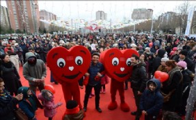 BEYLİKDÜZÜ´NDE CUMHURİYET CADDESİ ?AŞK VE SEVGİ? DOLACAK