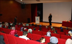 Senai Demirci Başakşehir Belediyesi Söyleşilerine Katıldı