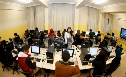 KÜÇÜKÇEKMECE BELEDİYESİ´NDEN OKULLARA BİLGİSAYAR DESTEĞİ