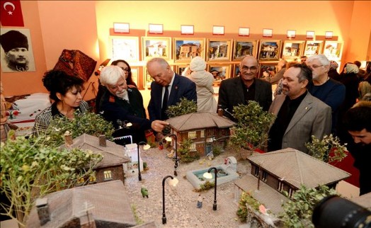 BEYLİKDÜZÜ´NDE ATIK MALZEMELER SANAT ESERİNE DÖNÜŞTÜ