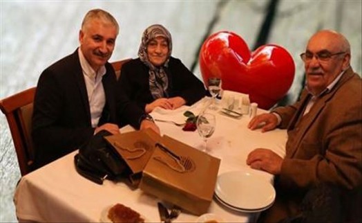 YARI ASIRLIK ÇİFTLER SARIYER´DE SEVGİLİLER GÜNÜNÜ KUTLADI