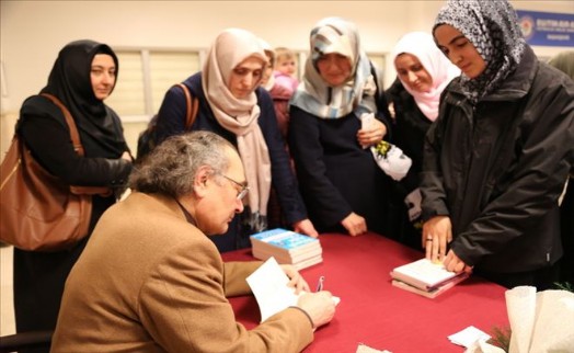 Başakşehir´de Nevzat Tarhan Söyleşisine Yoğun İlgi
