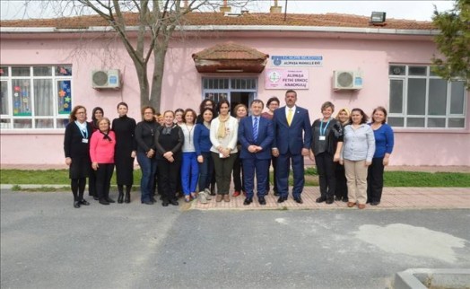 SİLİVRİ´DE MAHALLE EVLERİ BÜYÜYOR
