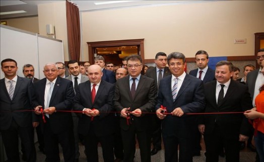 KÜÇÜKÇEKMECE MESLEKİ REHBERLİK VE KARİYER GÜNLERİ BAŞLADI