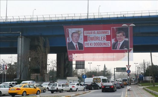 Eyüp Sultan´da Cumhurbaşkanı´na Sürpriz Doğum Günü Kutlaması