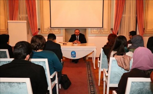Eyüp´te Erhan Afyoncu İle Osmanlı Dönemi Tarih Yazıcılığı Üzerine Konuşuldu