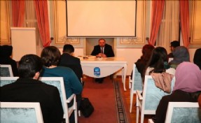 Eyüp´te Erhan Afyoncu İle Osmanlı Dönemi Tarih Yazıcılığı Üzerine Konuşuldu