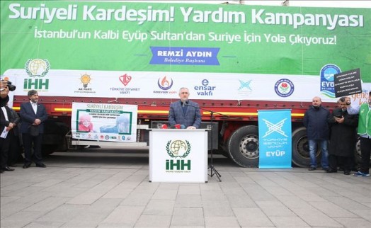 ´Suriyeli Kardeşim´ Yardım Kampanyası TIR´ları Eyüp´ten Dualarla Uğurlandı