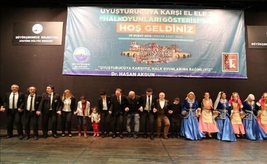 Büyükçekmece´de 7´den 70´e Uyuşturucuya Karşı Halk Oyunu Oynandı