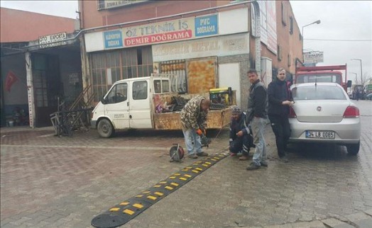 Çatalca´da Hız Tümsekleri Tamir Ediliyor