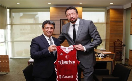 Başkan Karadeniz´den Hidayet Türkoğlu´na Ziyaret