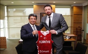 Başkan Karadeniz´den Hidayet Türkoğlu´na Ziyaret