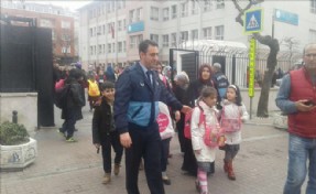 BAYRAMPAŞALI MİNİKLER OKUL YOLUNDA GÜVENDE