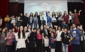 Maltepeli Öğrenciler 'Anneleri'ni Yazdı