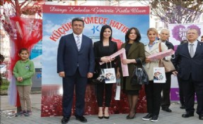 BAŞKAN KARADENİZ´DEN KADINLARA 10 BİN GÜL