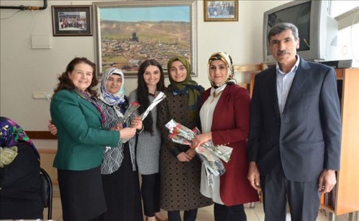 ESMA IŞIKLAR KADINLARIN GÜNÜNÜ KUTLADI