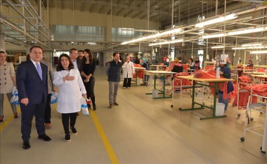 IŞIKLAR´DAN EMEKÇİ KADINLARA ZİYARET
