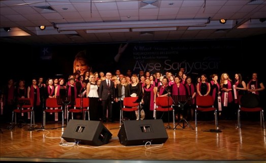KÜÇÜKÇEKMECE´DE KADINLARA ÖZEL SERGİ VE KONSER