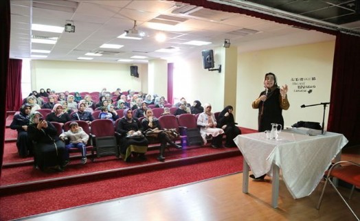 ´Nazlı Özburun´ Başakşehir Bilgievi Söyleşilerine Katıldı