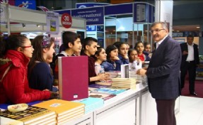 Kitap Kurdu Bilgi Evi Öğrencileri CNR EXPO Kitap Fuarı´nda