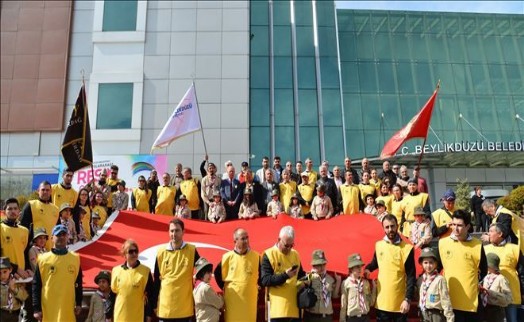 57.ALAY YÜRÜYÜŞ KOMİTESİ BEYLİKDÜZÜ´NDEN ÇANAKKALE´YE UĞURLANDI
