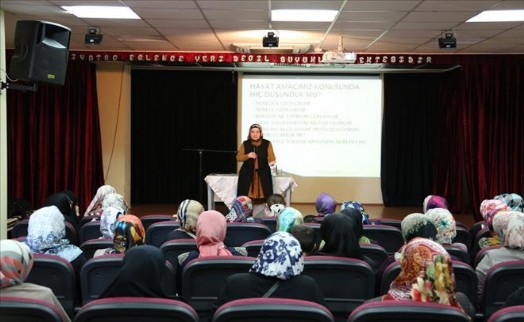 Nazlı Özburun, Bilgievi Söyleşilerine katıldı