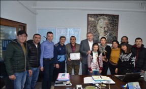 Başkan Cem Kara, Ödülü Personeliyle Paylaştı