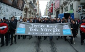 BEŞİKTAŞ BELEDİYESİ´NDEN İSTİKLAL´DE TERÖRE LANET YÜRÜYÜŞÜ