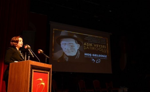 AŞIK VEYSEL VEFATININ 43. YILDÖNÜMÜNDE BEYLİKDÜZÜ´NDE ŞİİRLERİ VE TÜRKÜLERİYLE ANILDI