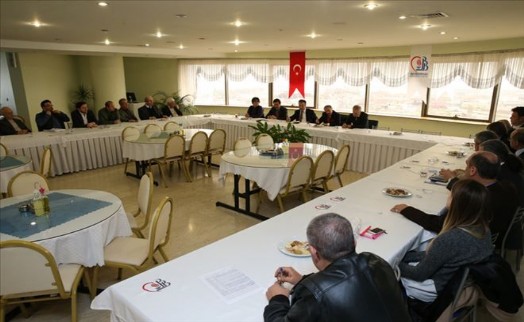BAŞKAN AYDINER MİMAR VE MÜHENDİSLERLE BİR ARAYA GELDİ