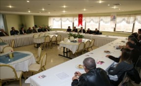 BAŞKAN AYDINER MİMAR VE MÜHENDİSLERLE BİR ARAYA GELDİ