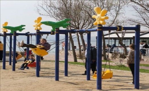 Akgün; 'Çocuklarımız Geleceğe Işık Olsun!'