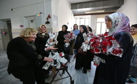Başakşehirli Kadınlar Darülaceze´yi Ziyaret Etti