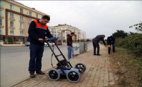 Yeraltı Konteynerlerinin Yeri Dedektörle Belirleniyor